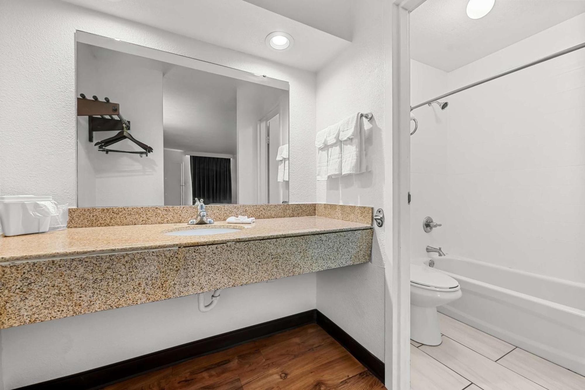 Americas Best Value Inn Hamilton Exteriör bild